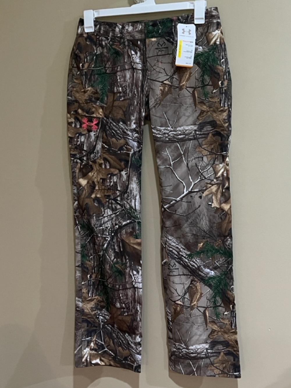 Under Armour Real Tree camouflage Compression hunting  pink embroidered pants